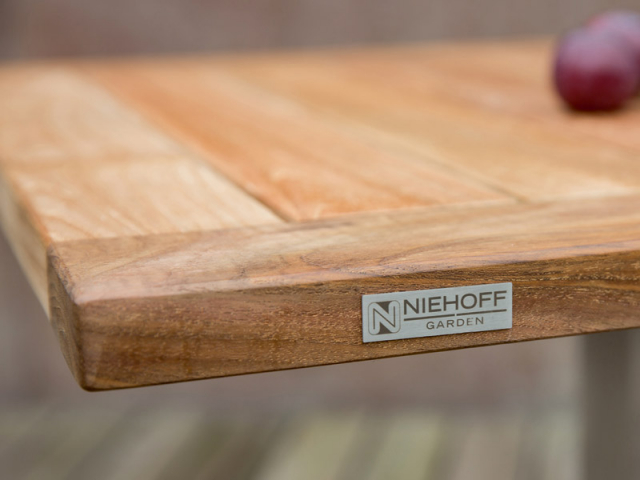 Niehoff Bistro Tisch quadratisch 95x95cm, Teak gelt